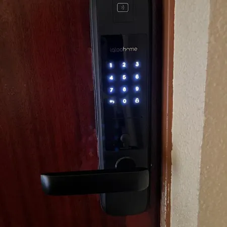Nouveau! Vue 180° Et Place Parking Appartement *